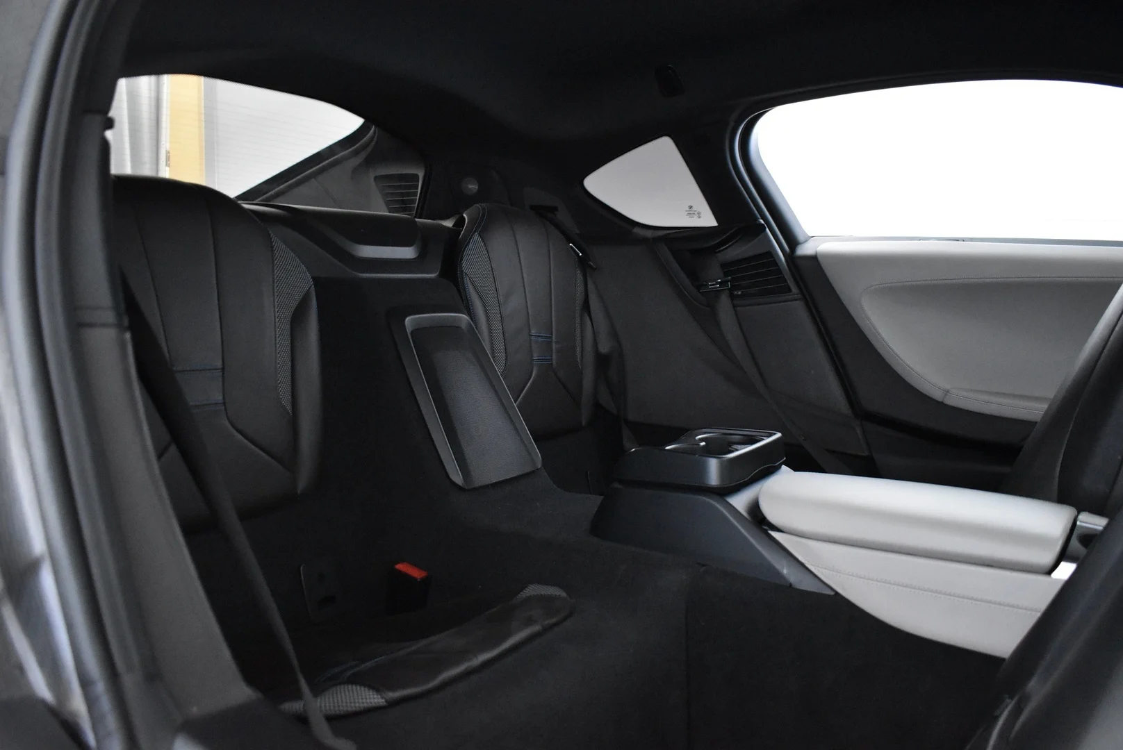 Car Image - 1TeLBy6DsI19GpBxOMqkmX