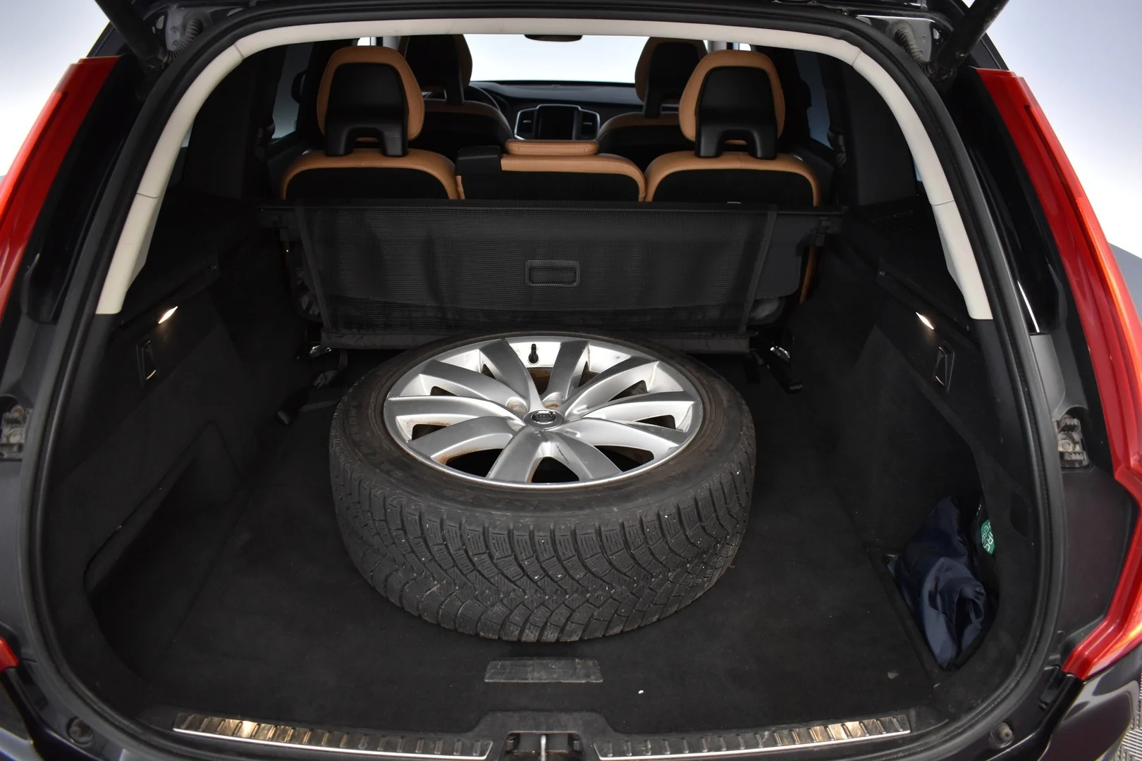 Car Image - 5zpKixIo4s4qLTyVQJ17ql