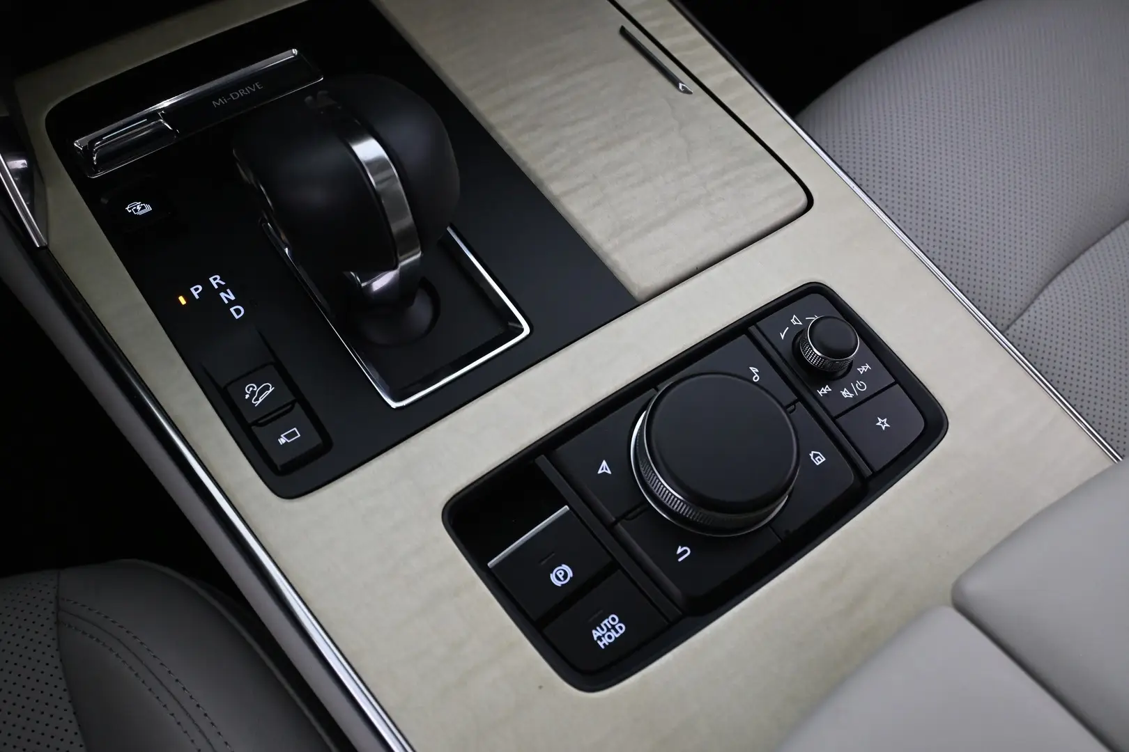 Car Image - undhtycCcdVDyB3YbJDr5