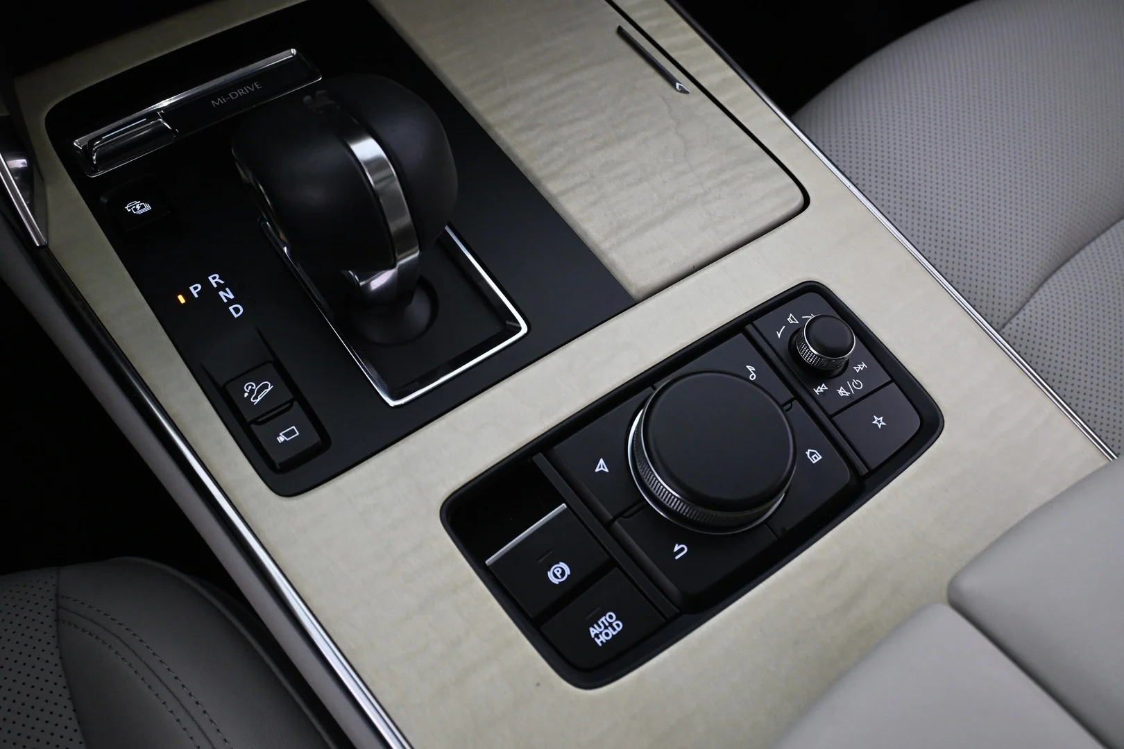 Car Image - undhtycCcdVDyB3YbJDr5