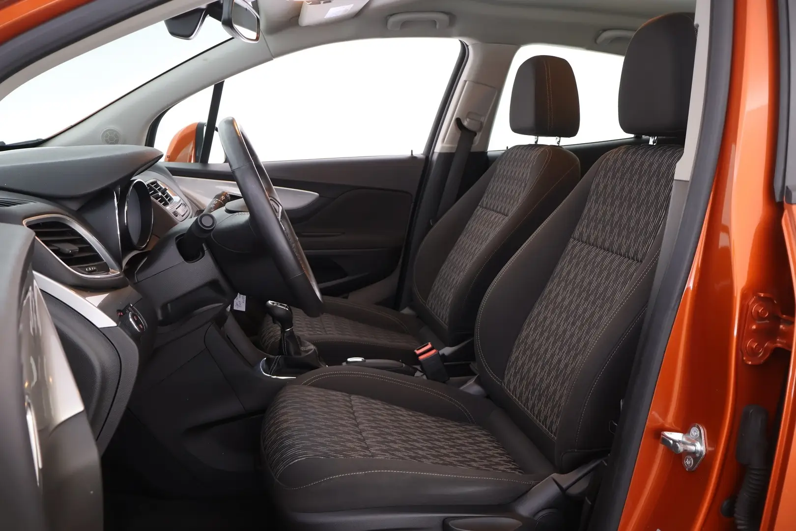 Car Image - 4AVBdKhHzz2rVGp1CdYfW9