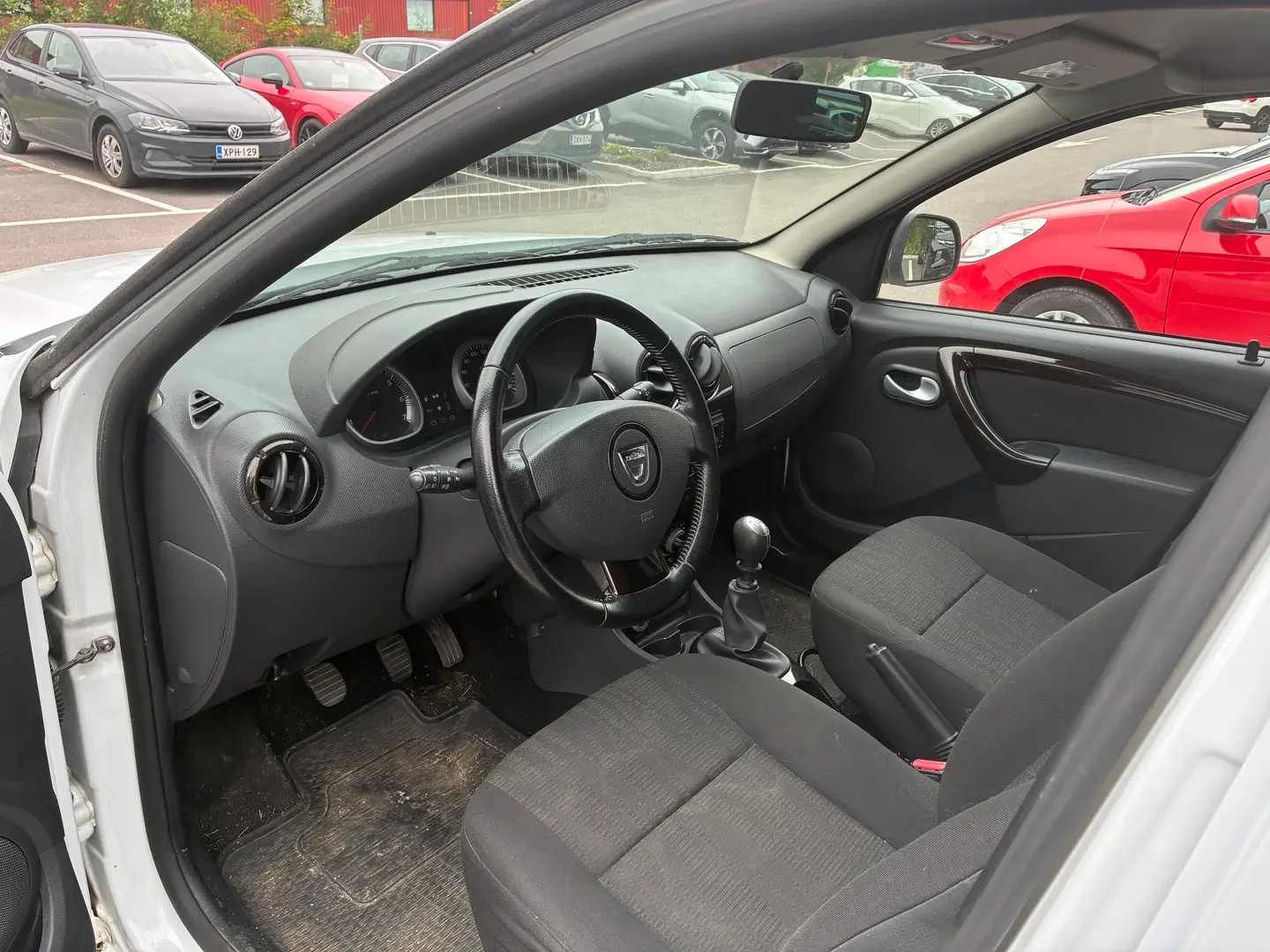 Car Image - CnXe0pq6DG8DyMIPfkCna