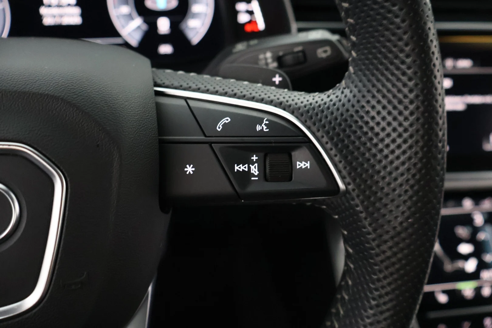 Car Image - 3zCw0Sth6BKwiQeEWDL33D