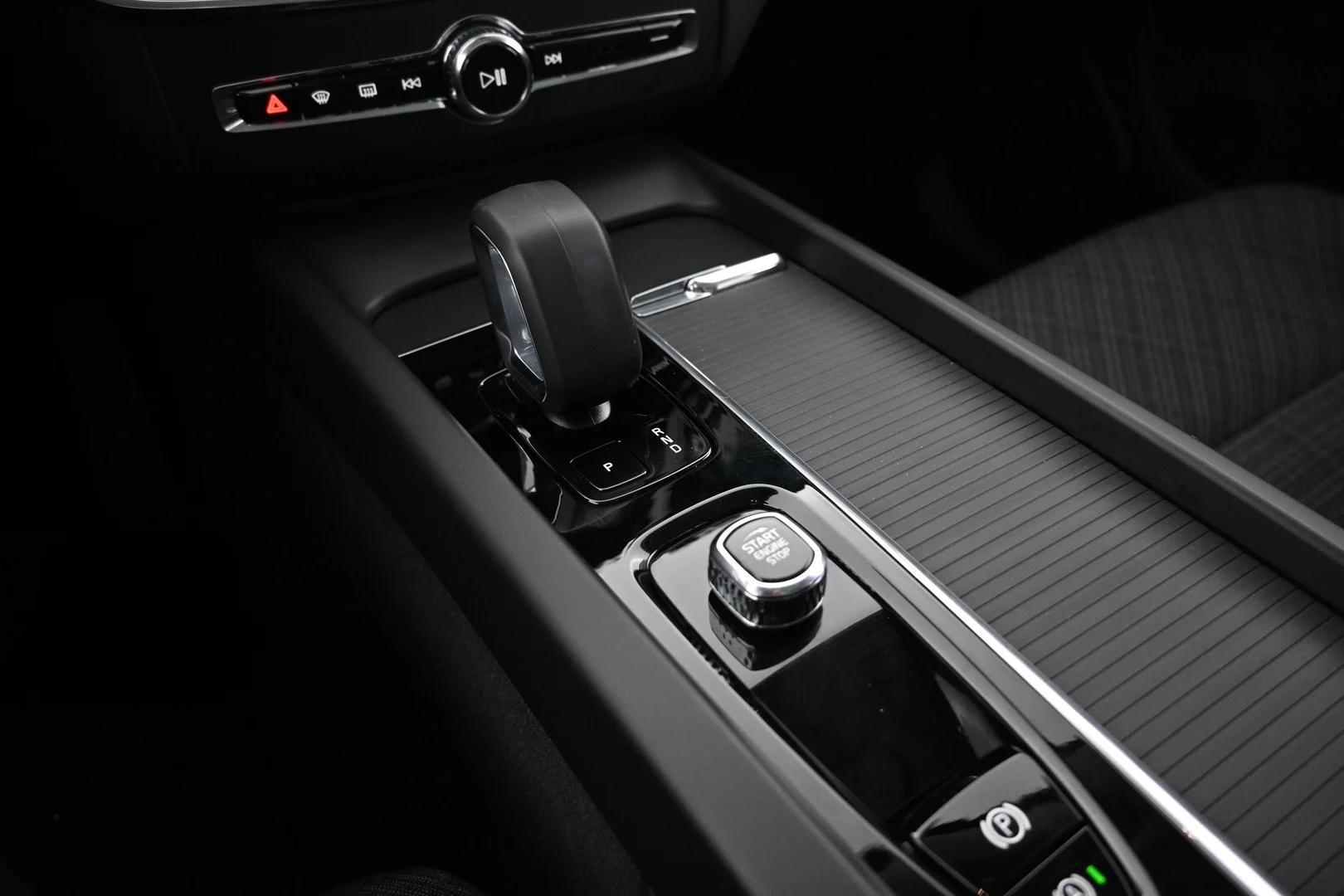 Car Image - 1kuGecWPpTaPvgw10X8Mge