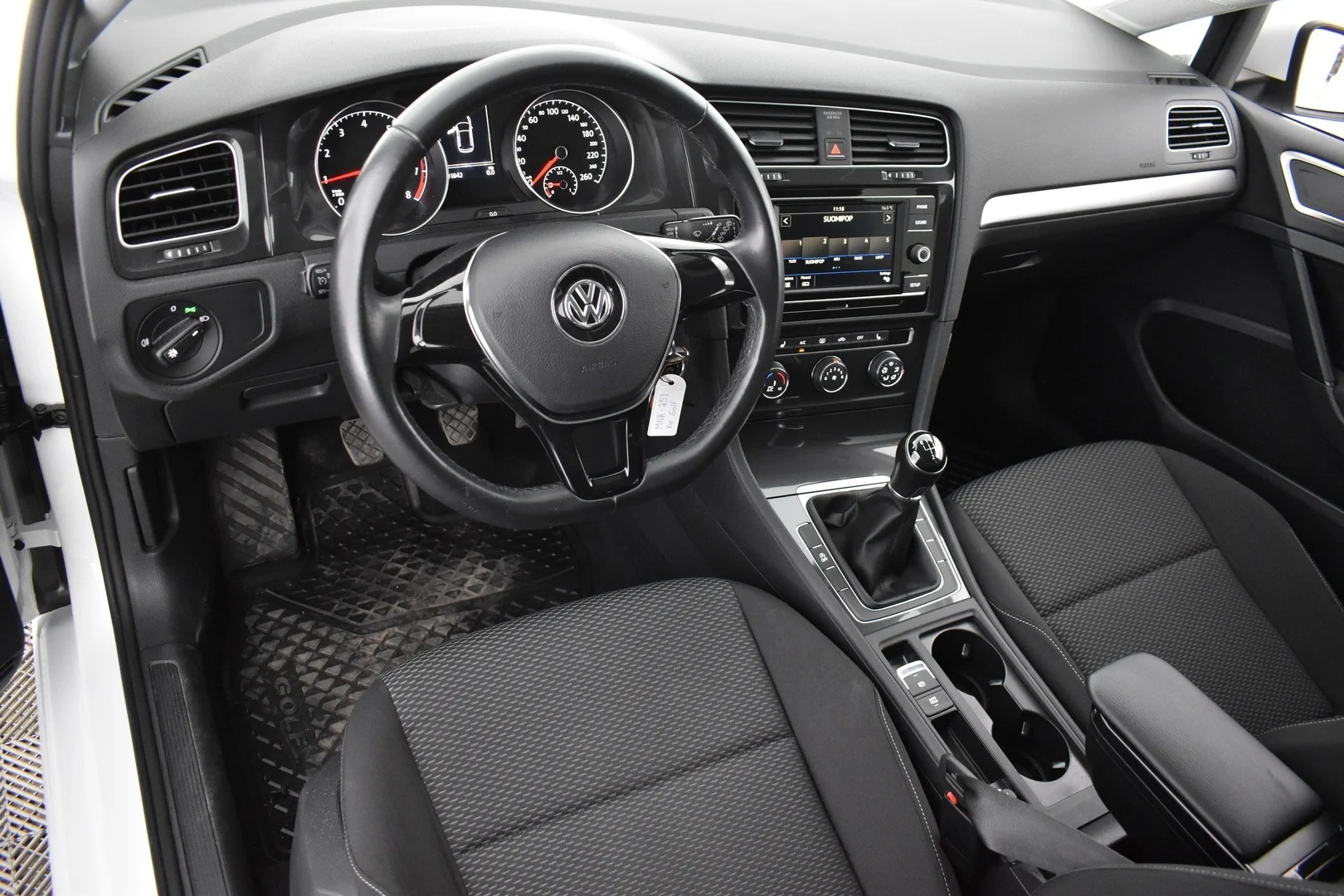 Car Image - 6mYDKD5XtfdO3aaplZ6YRO