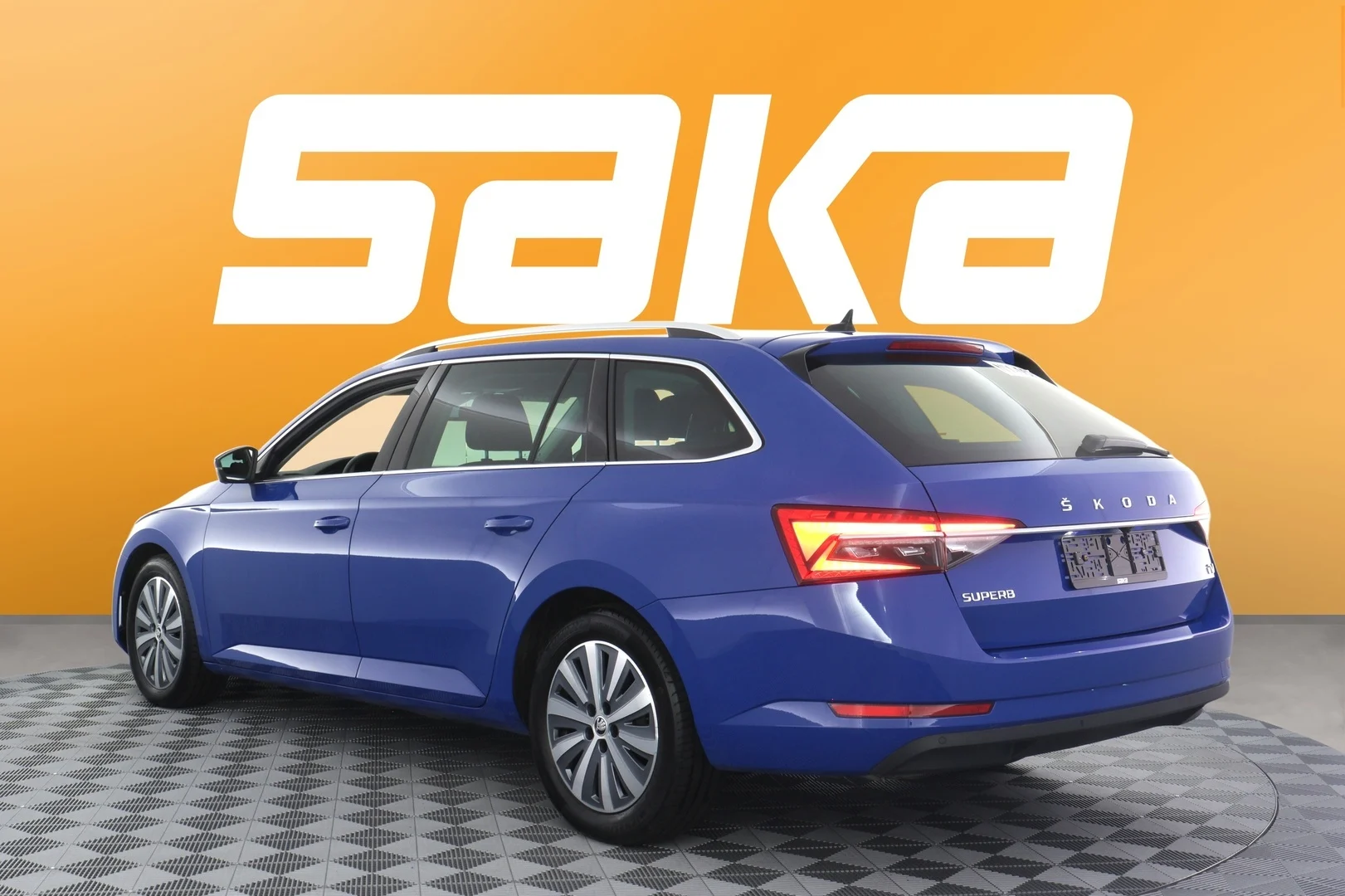 Car Image - QwY1cvke2E2trfcz2M1sv