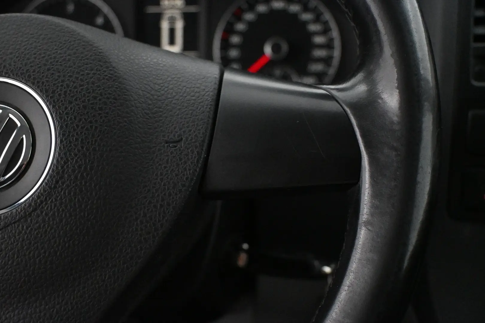 Car Image - 2xtvRw9IgmpbBlDGveDVxz