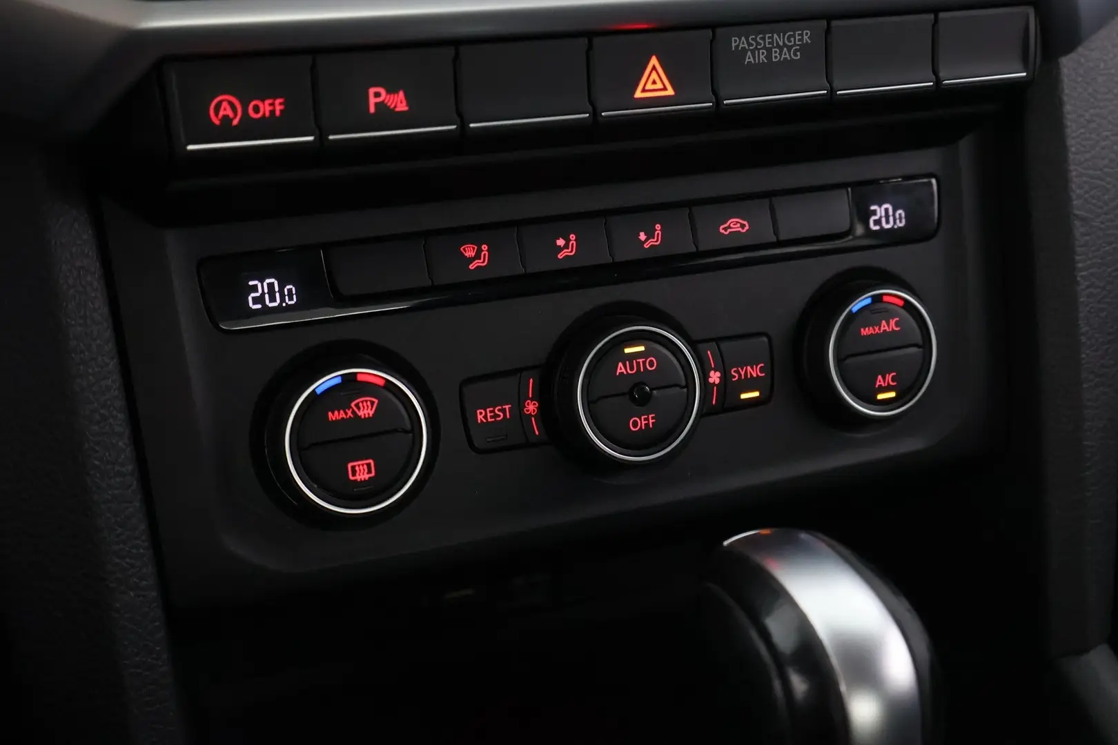 Car Image - 5fIUU6OGiCnivMp8aaXiDB
