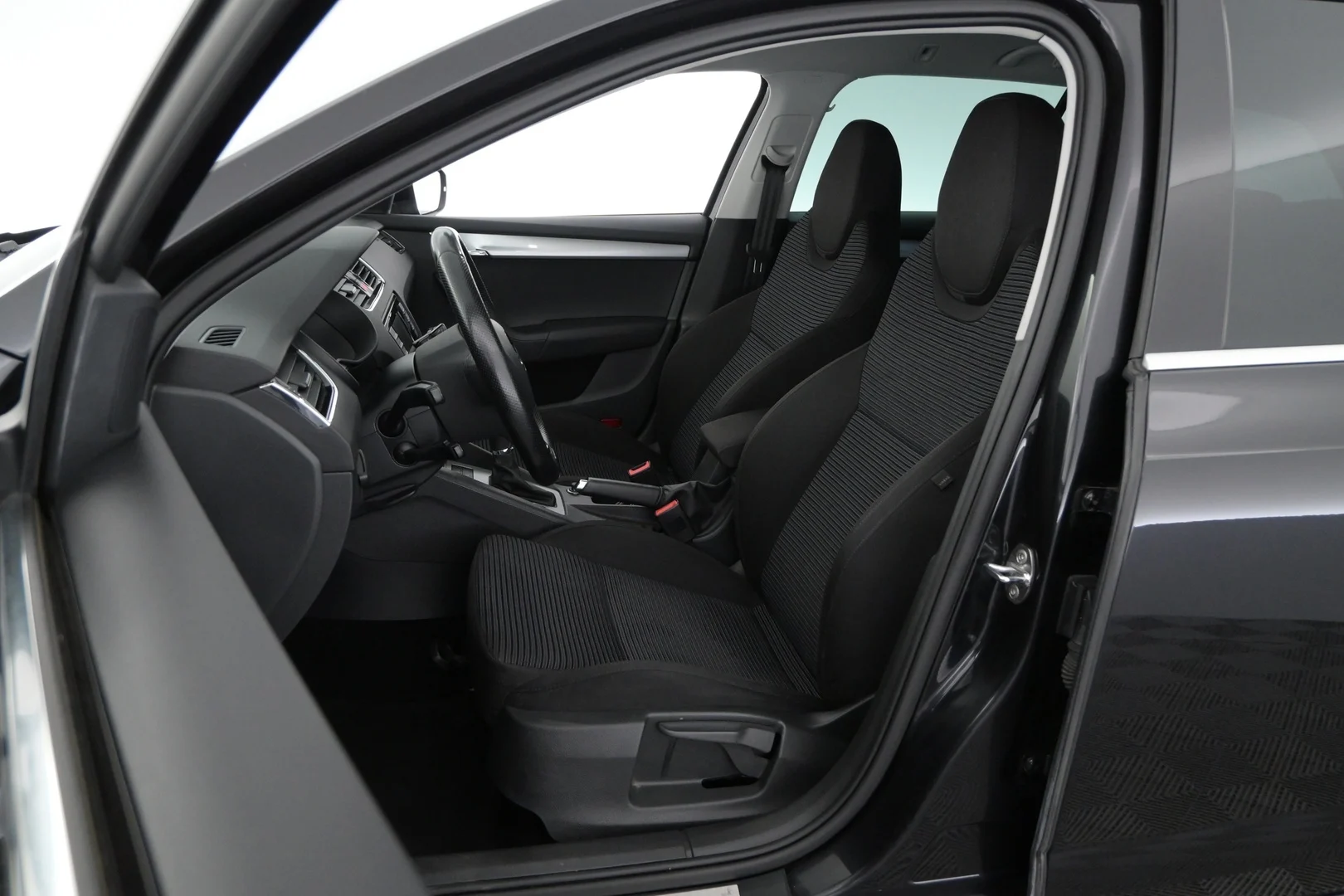 Car Image - 2dV22RypYjQECeqxJRTFk1
