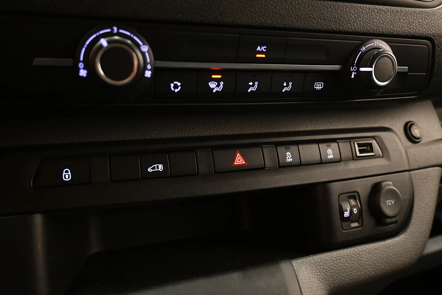 Car Image - 2lqxBzkZBElr7UM7a3KBgO