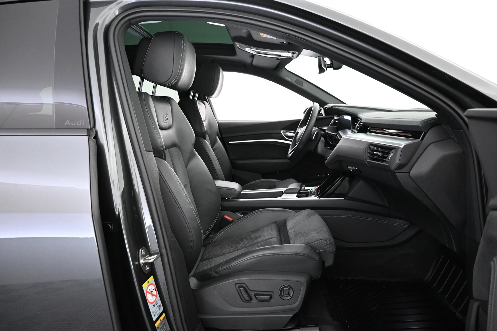 Car Image - 3qwtil7s01E5Mh2bJiHX4K