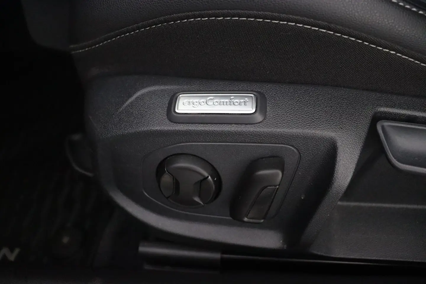 Car Image - 4LtI4wrhUChDjwI0wle9hs