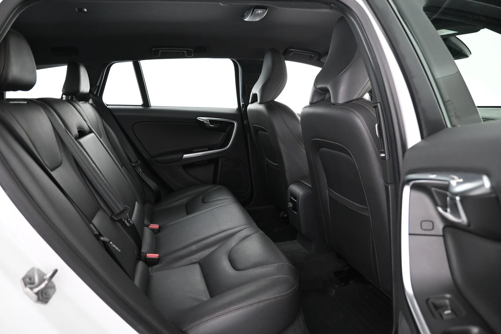 Car Image - 2b41mbiSNoW1gu6eOvFqEY