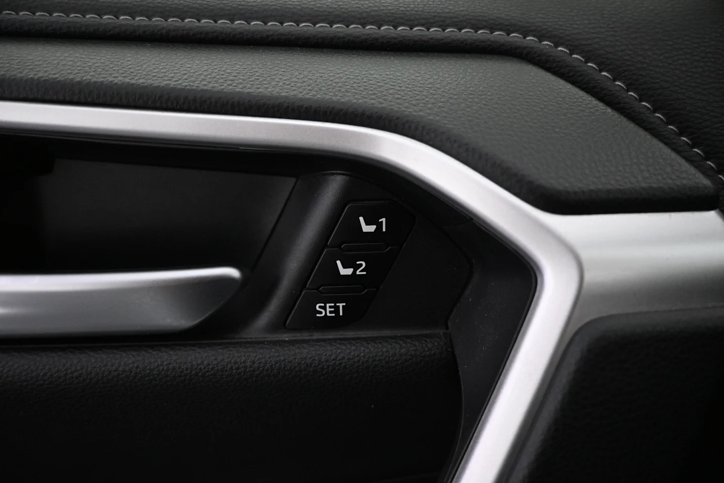 Car Image - 1Bbt9sNJN3UJs9PNpgaV8F