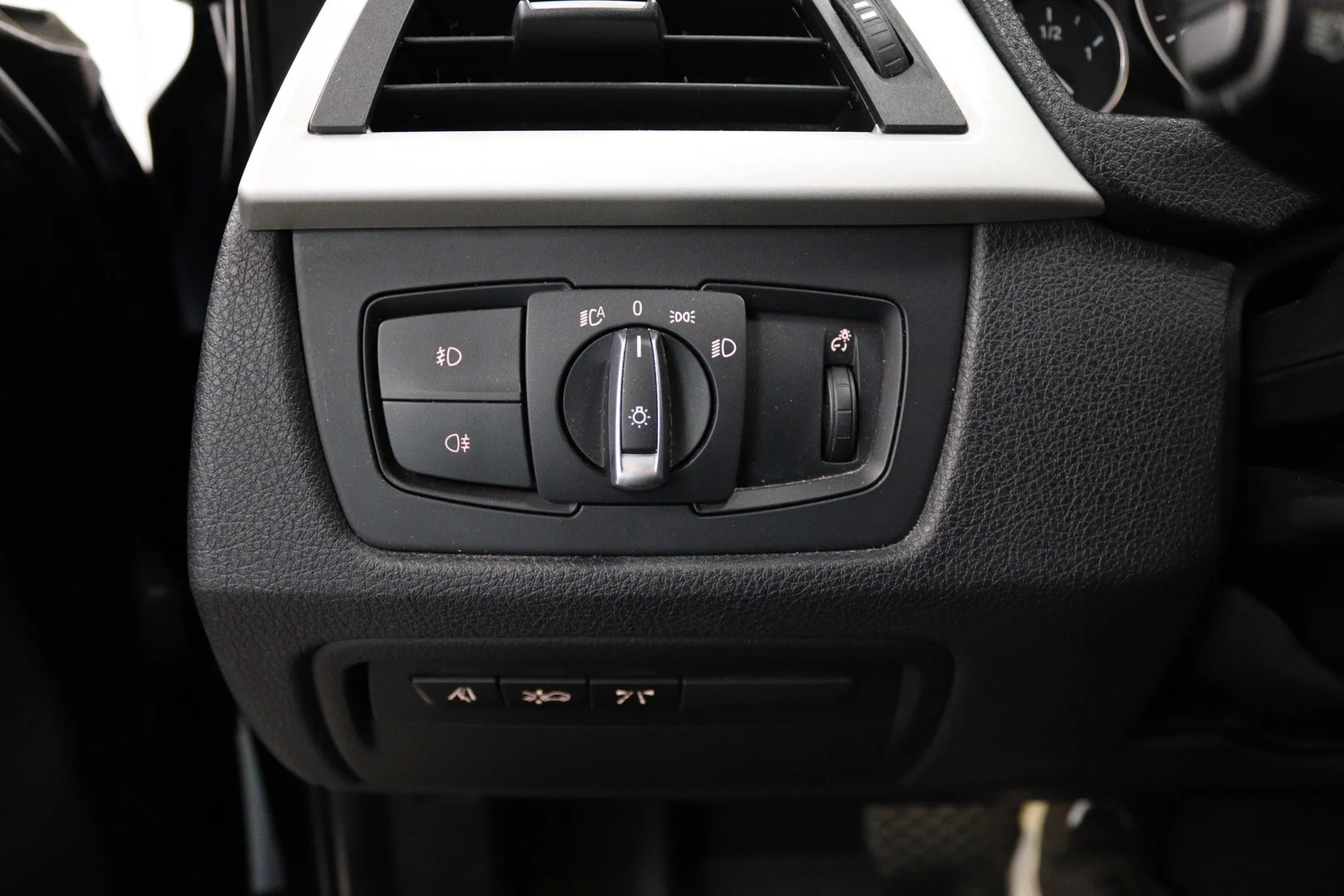Car Image - Xvd42jxaVaFmPRf5fSVdh