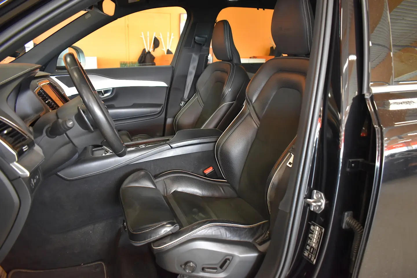 Car Image - 48R3Hpnoy2msRn9dzgeoWo