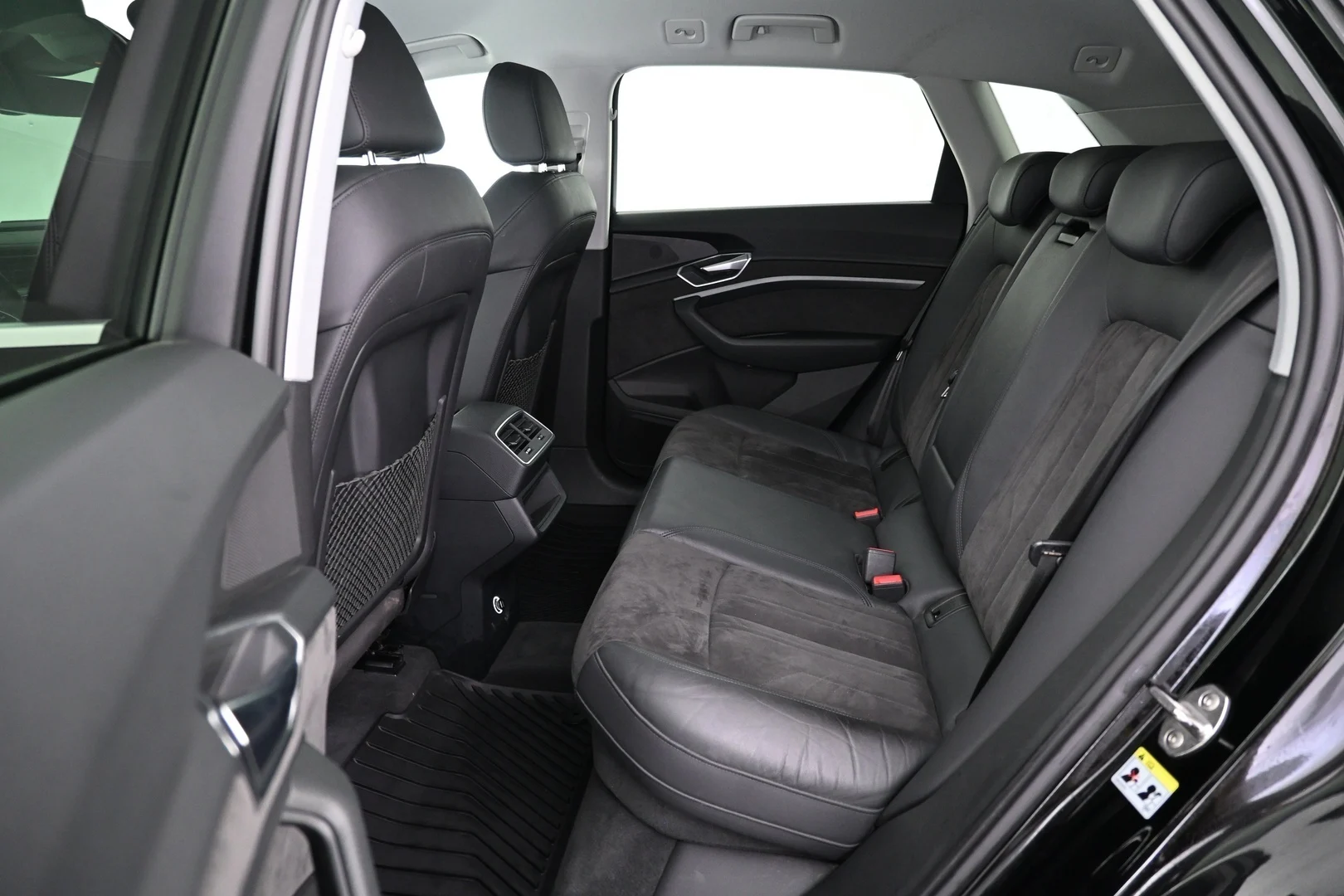 Car Image - 6HHJaYw6TyZhdUfUxhBqt