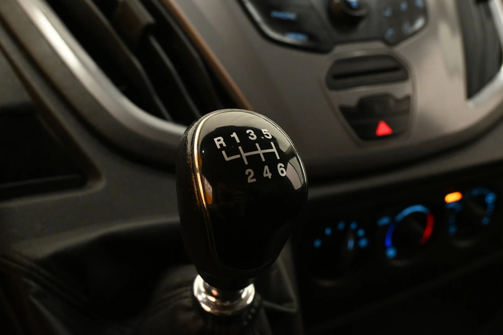 Car Image - 2QSTHlYFLBeonwFFV2Heqm