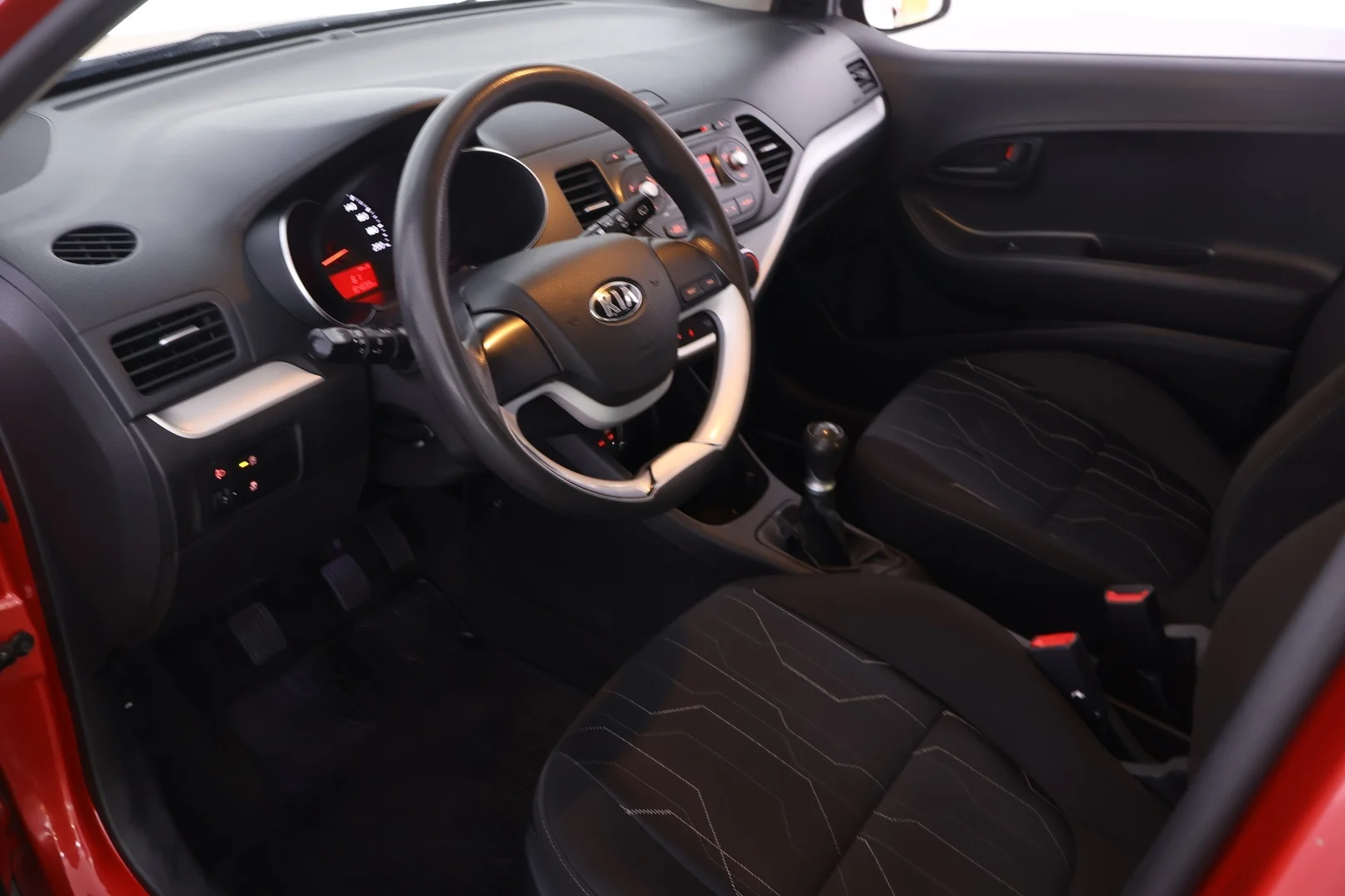 Car Image - 6VUpmYobuykVUw0mmzTIcL