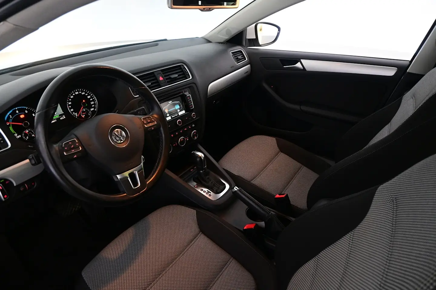 Car Image - 1h8ntuC8Kk024swyHiymay
