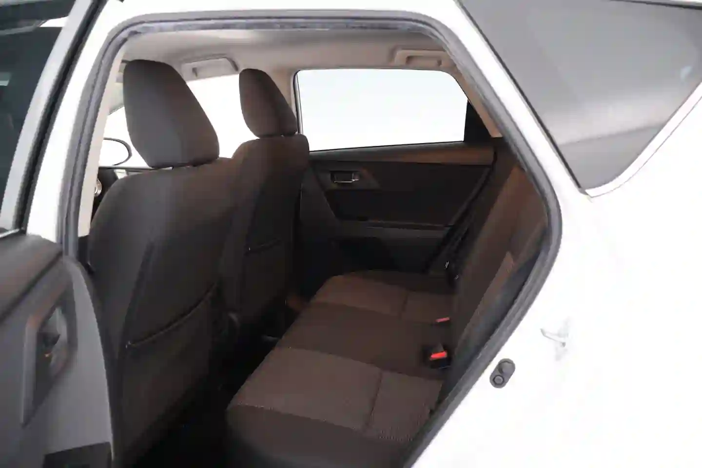 Car Image - 2pzL3Fp15PlvBHNJrLXWDV
