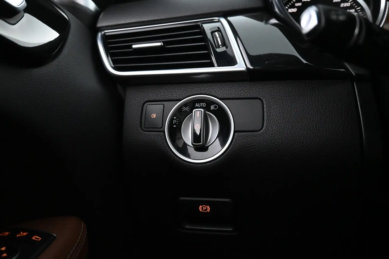 Car Image - 48q6xSqn4uulk5SGxpsdjL