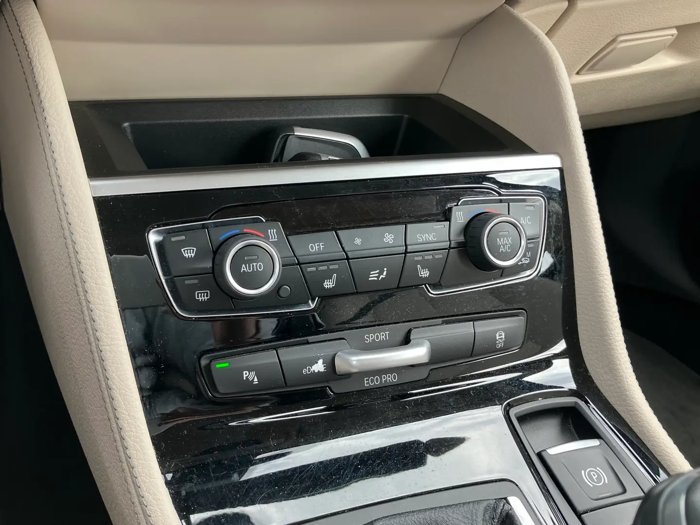 Car Image - 1jF1SrMTVBGobDWEWvVhKE