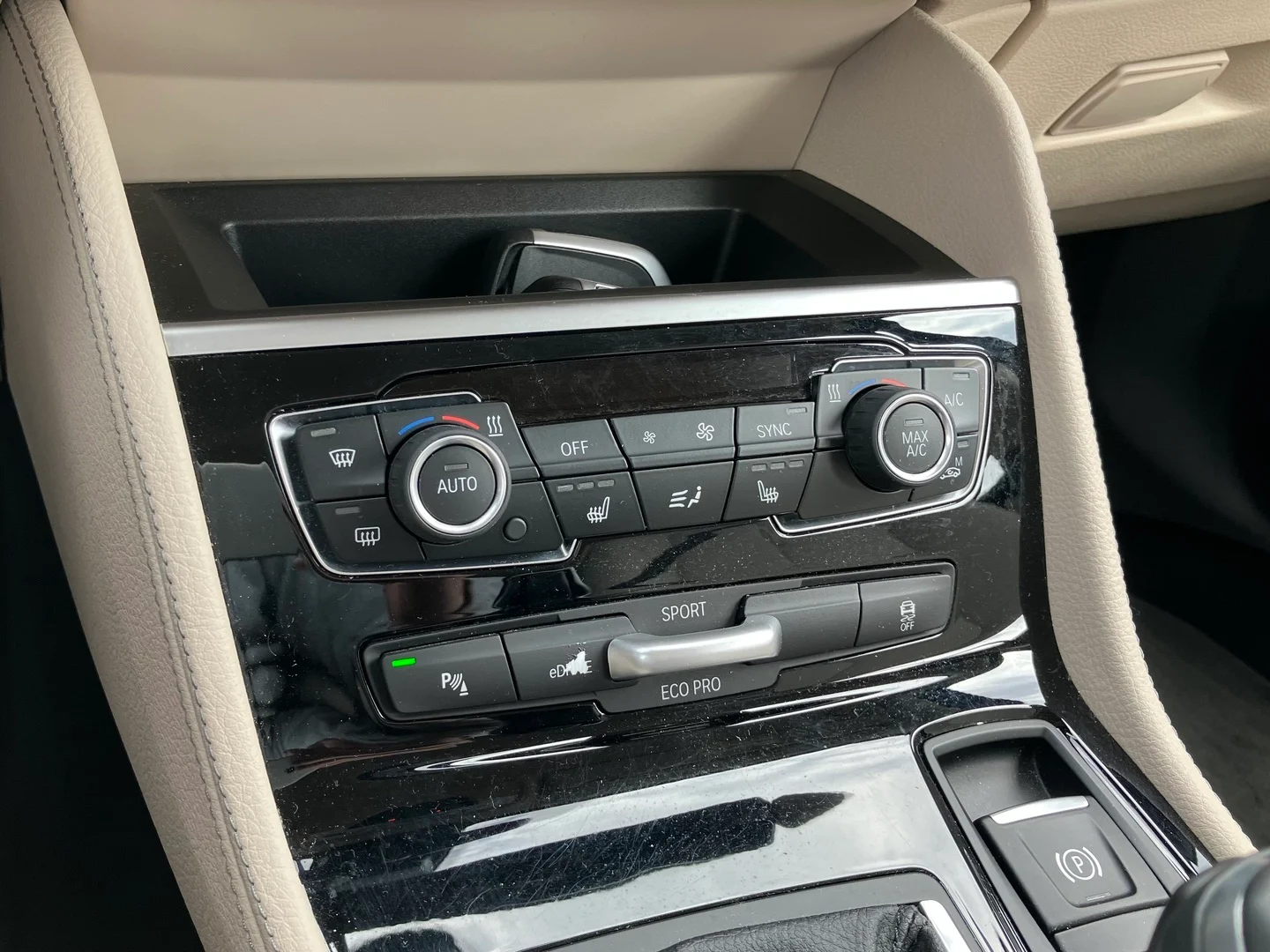 Car Image - 1jF1SrMTVBGobDWEWvVhKE
