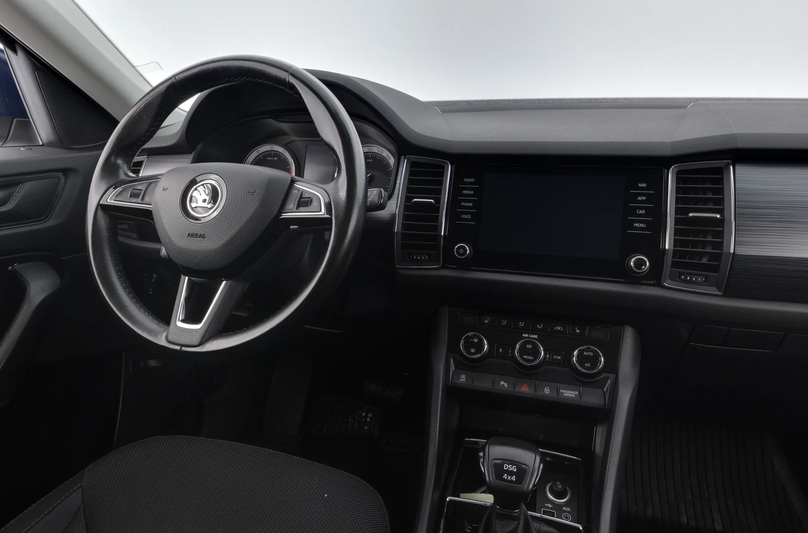 Car Image - 33GsZm2gpidWajplDPzfRv