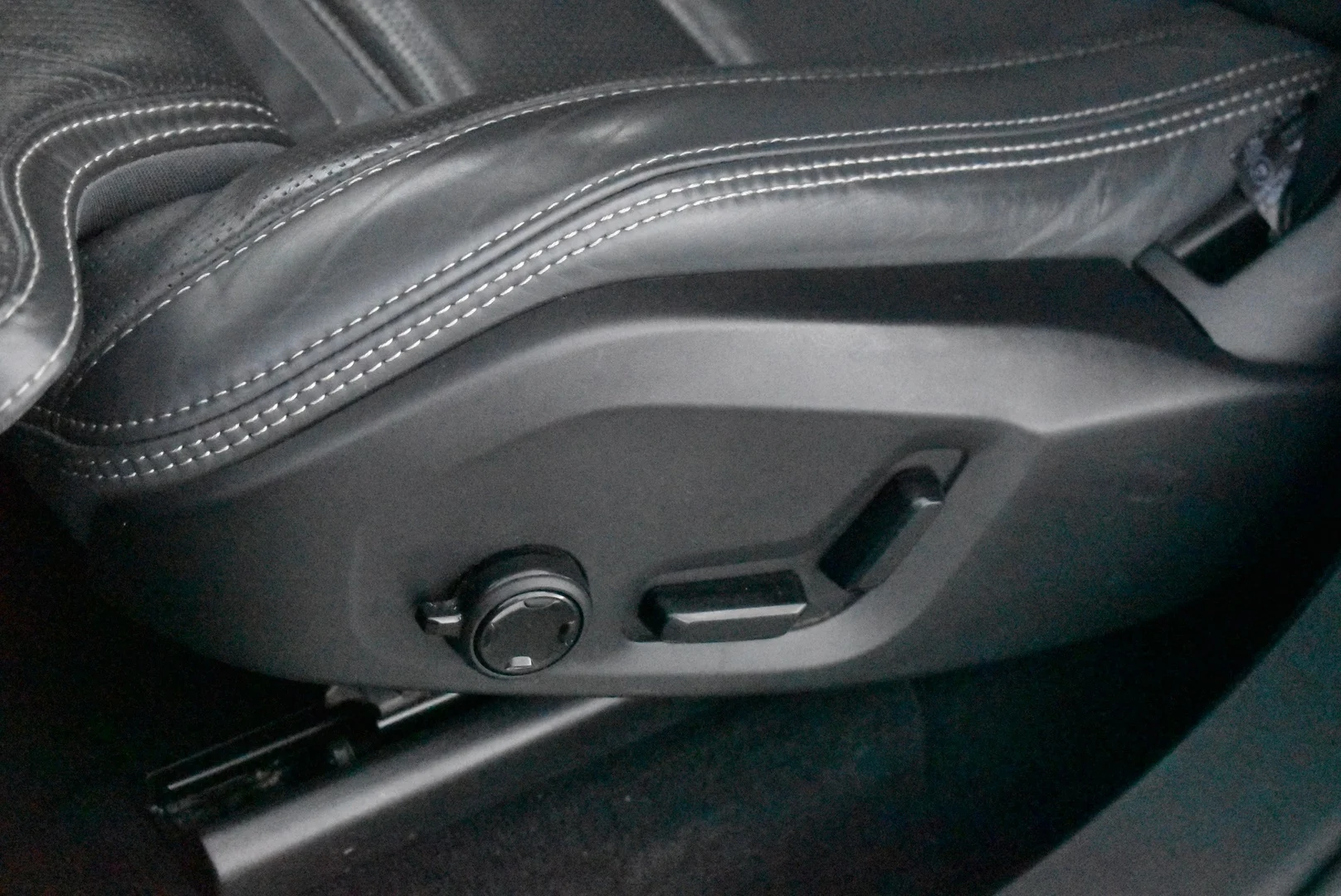 Car Image - 2Ky2hcMWNUhvbrDxqzSLZ6