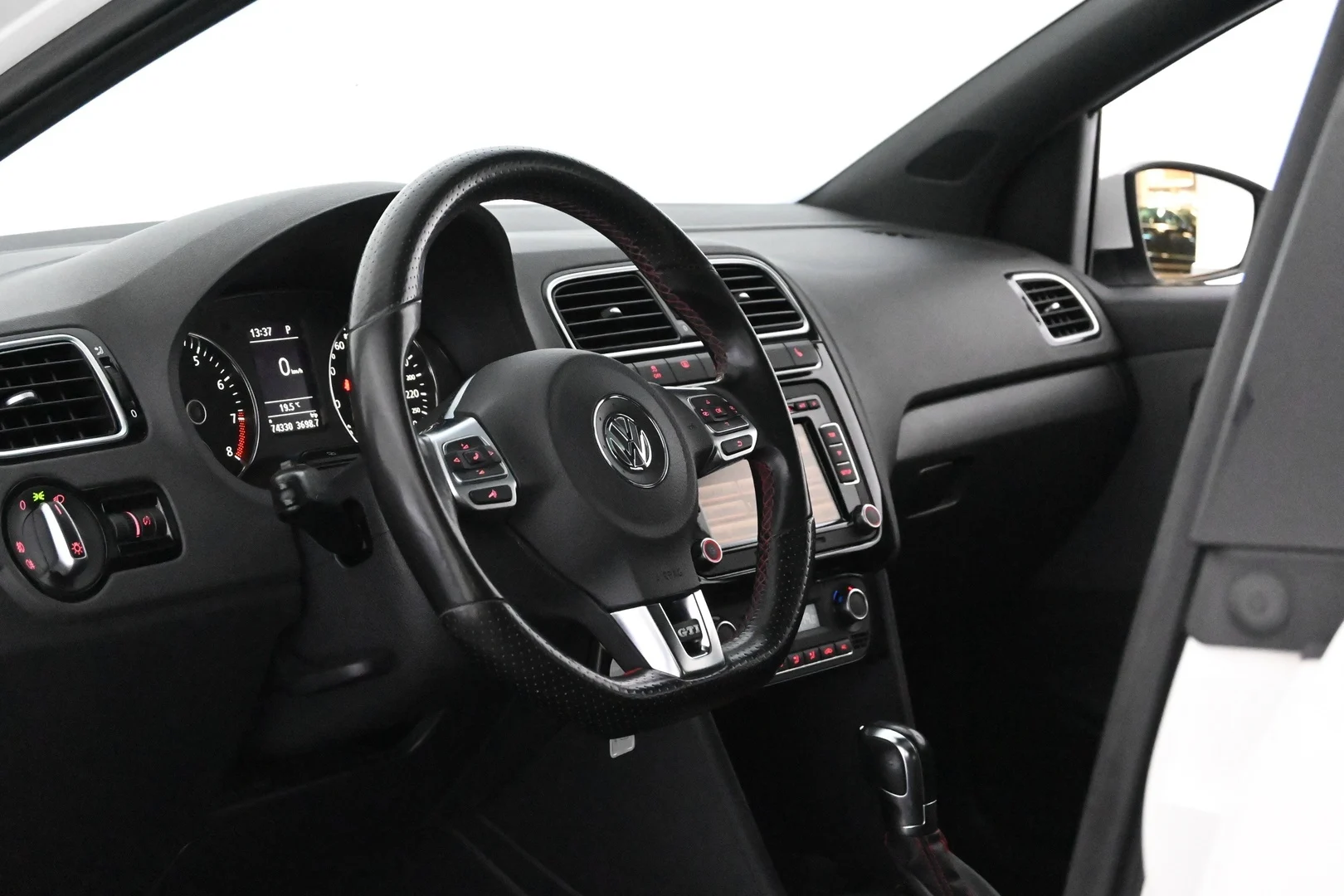 Car Image - 5nGQ3digkYcNo2KCEdI6tr
