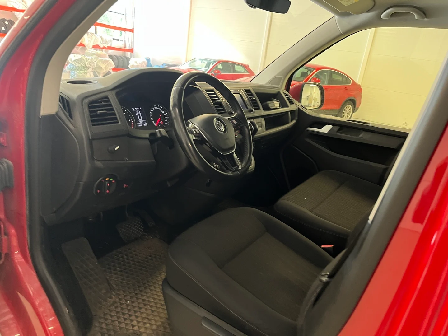 Car Image - 6G1OTFi38LCQvngiRsC9Y7