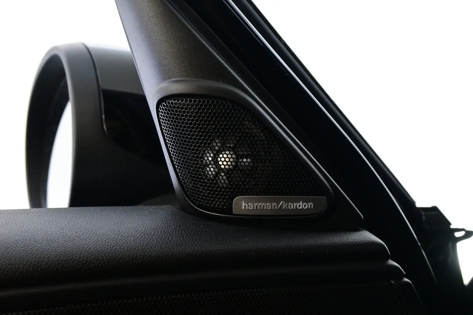 Car Image - 356o103FdQnNXInAAZi7QW