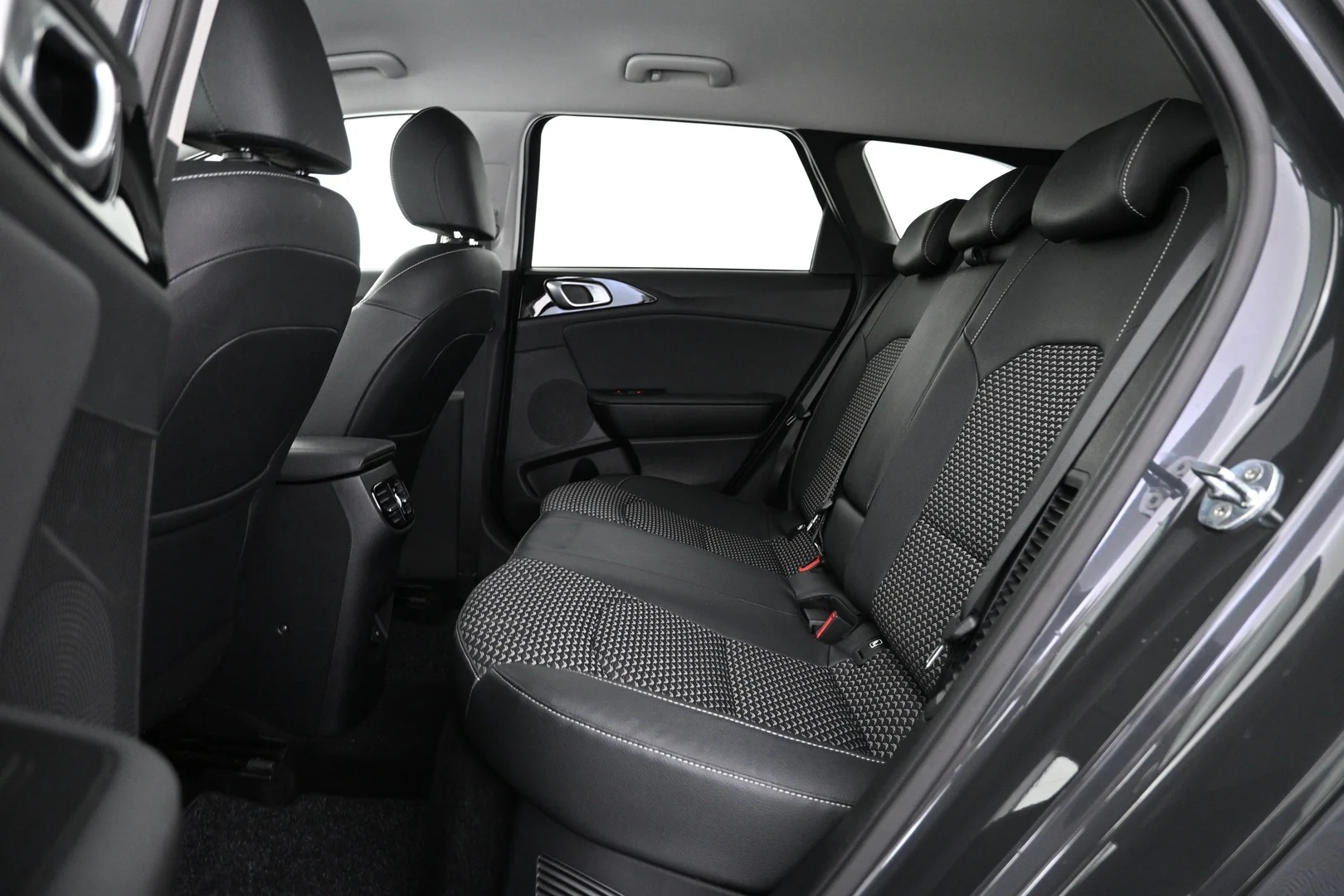 Car Image - 3ycRovPdYTuc25cEYDM8FA