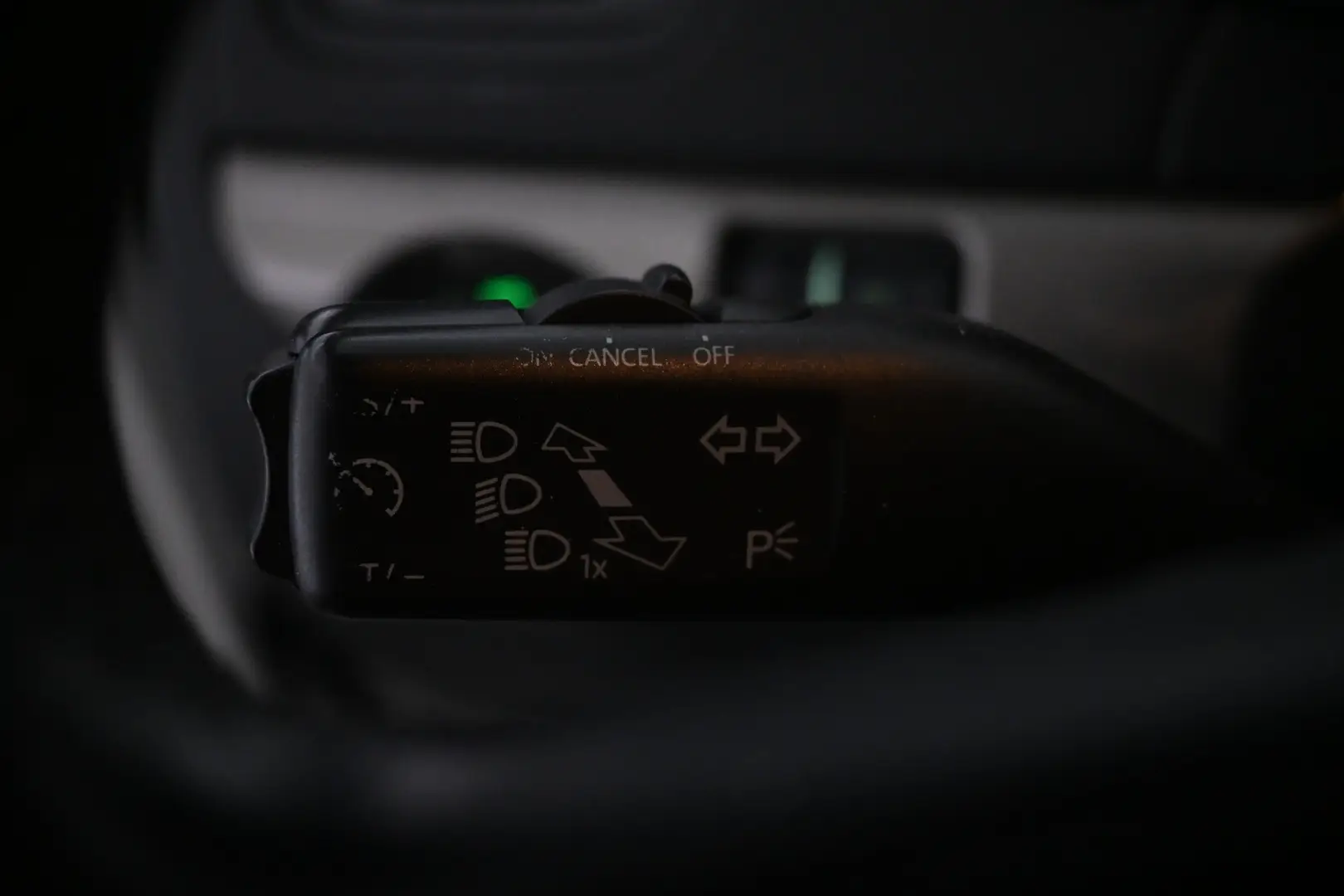 Car Image - 4kZSAhWKROUn5d8N0IbyMp
