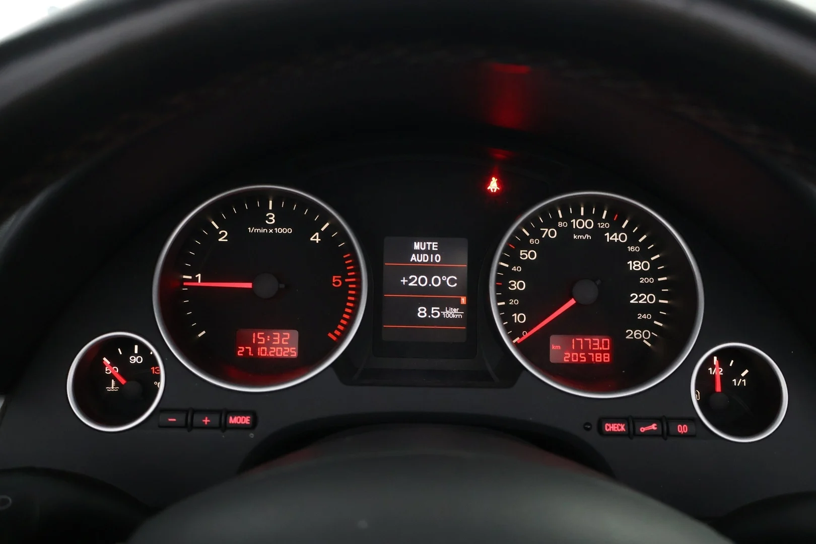 Car Image - 52LZ61f0KRxCprt8ybShWA