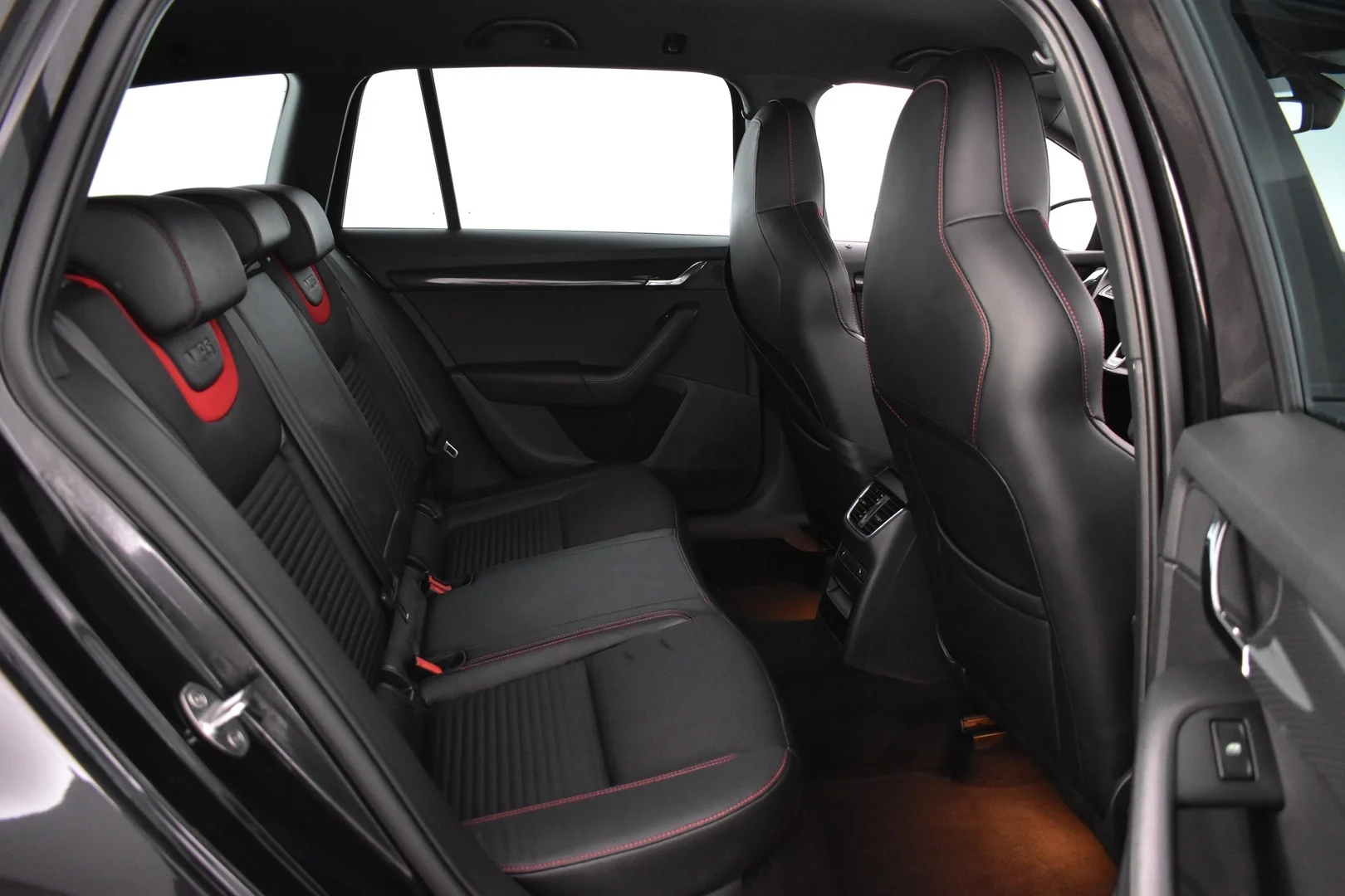Car Image - hiX4PAiyeqBdmCyZ3uWP9
