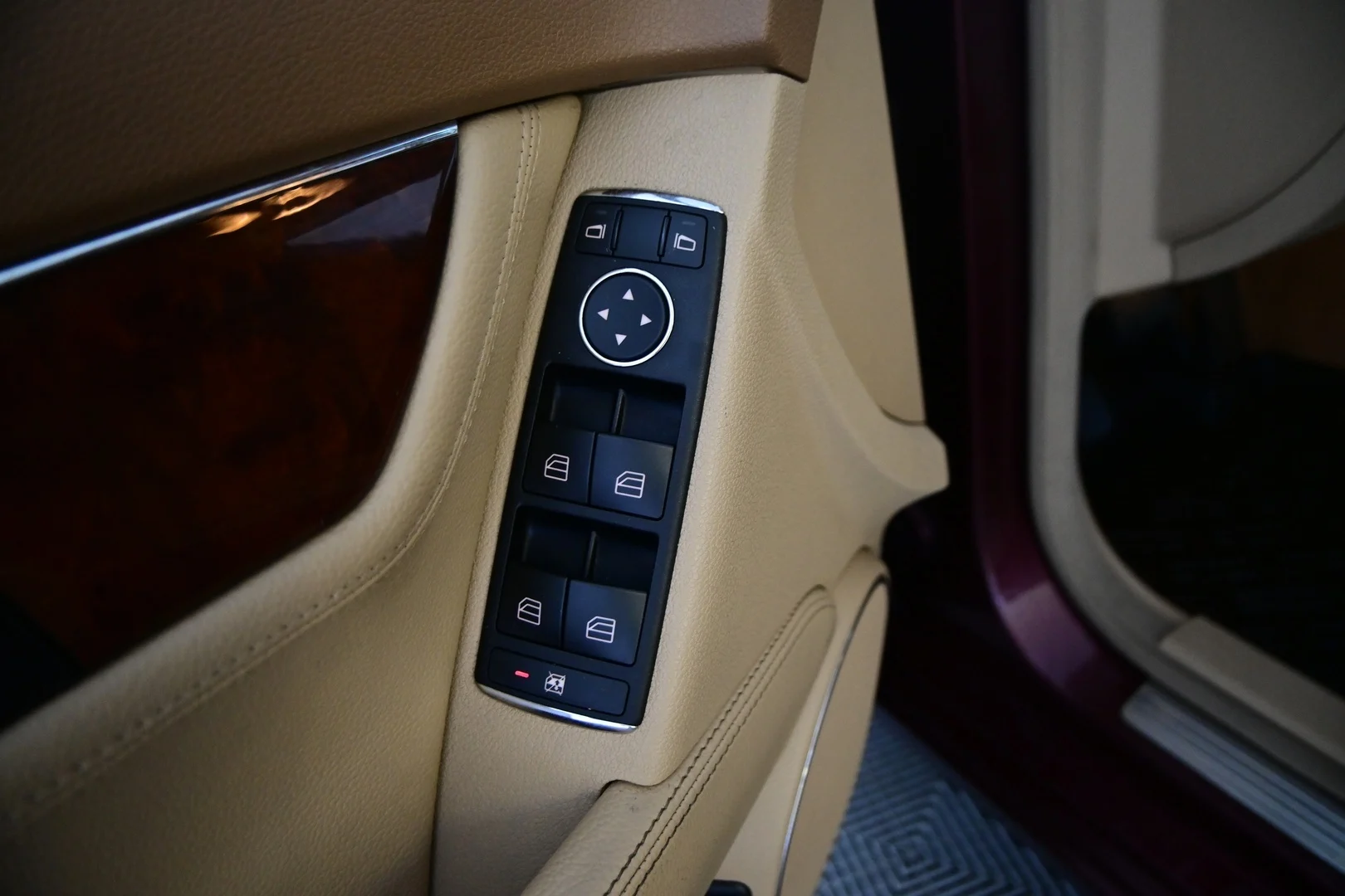 Car Image - 4p08uBl835ZYA0D9dqEpYE