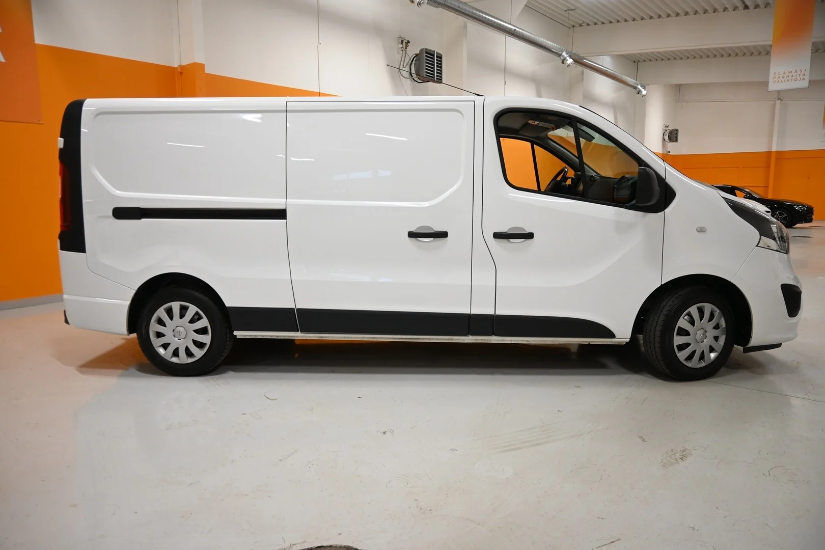 Car Image - 62camGkaIyXV7VaB3TD4jG