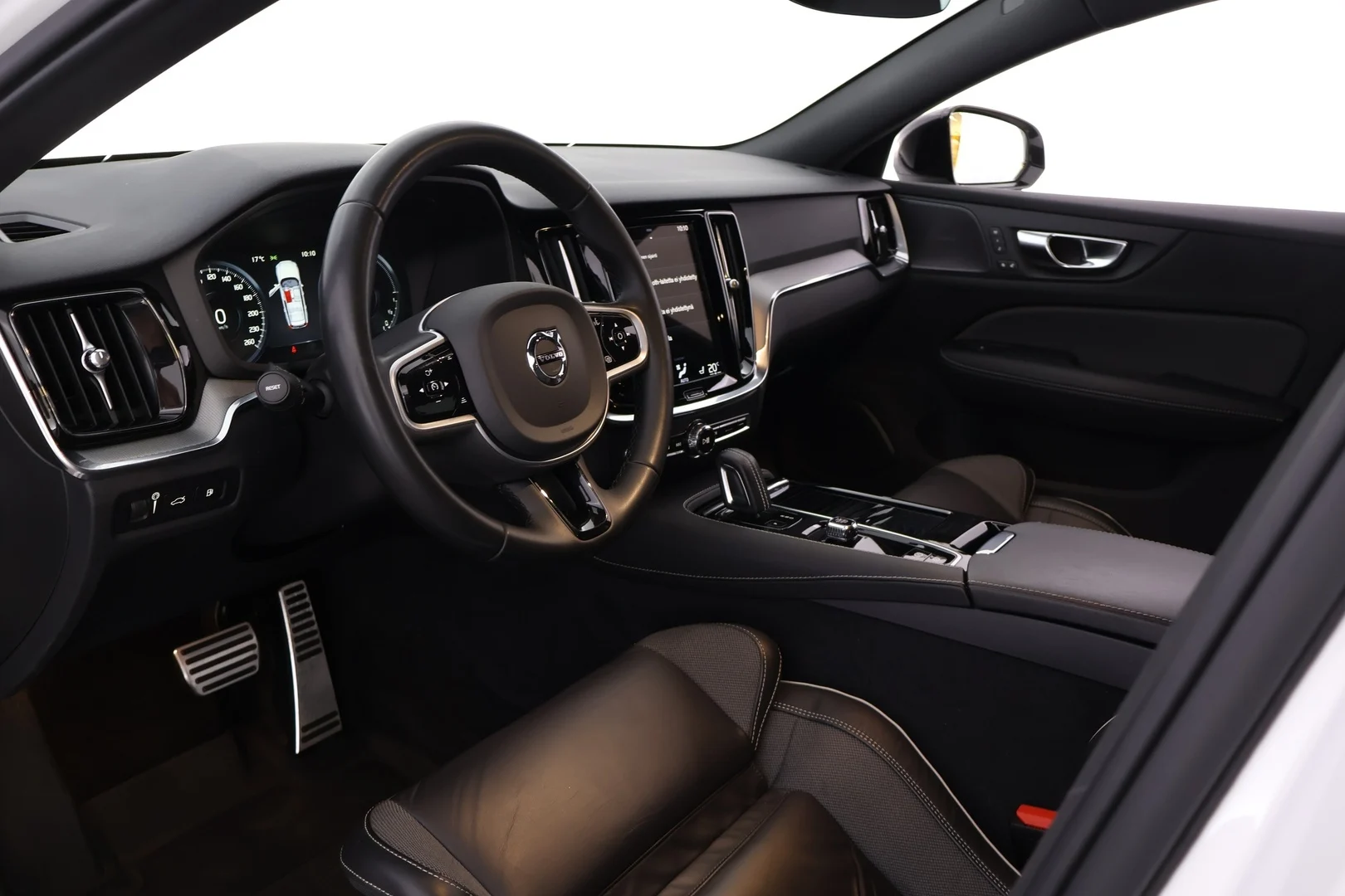 Car Image - 2MdhOvLNvFVDzzhQeGgpZC