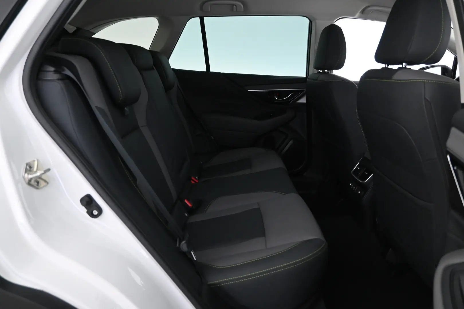 Car Image - 7v6eGDLOum2PM3JMHMUuLR