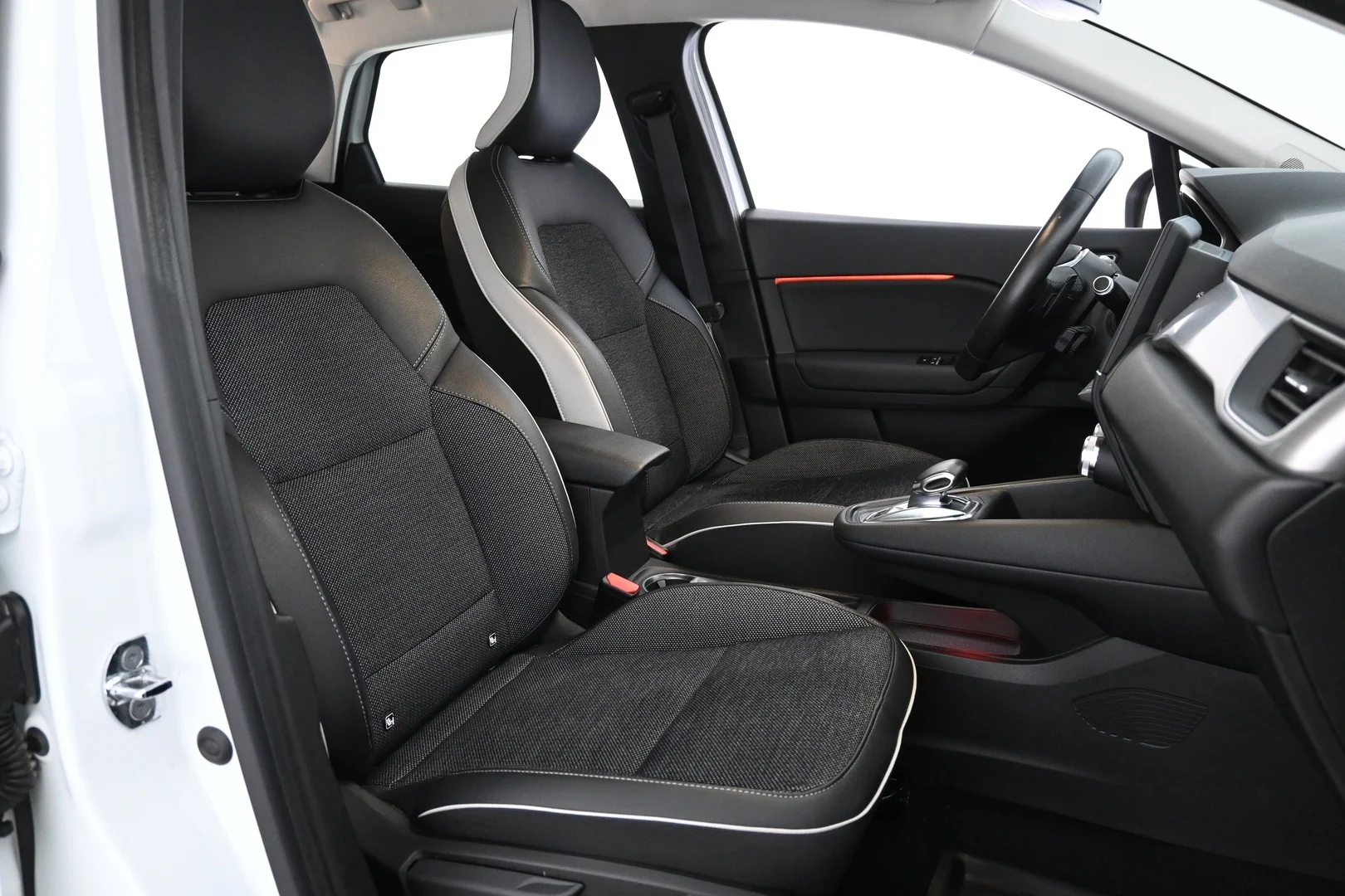 Car Image - 3lx7vsPresHY12f9R13LY2