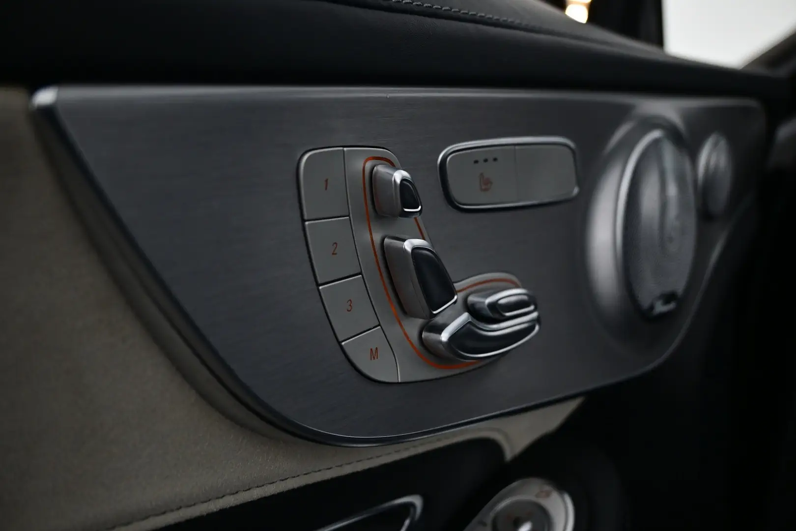 Car Image - 5UtzowFls2S3QdHfGVndjF