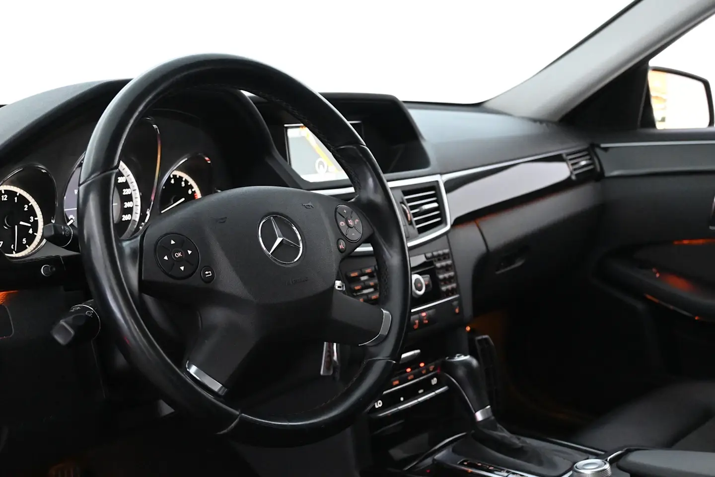 Car Image - 7AS4hl8crxrocmSxdRVA0N