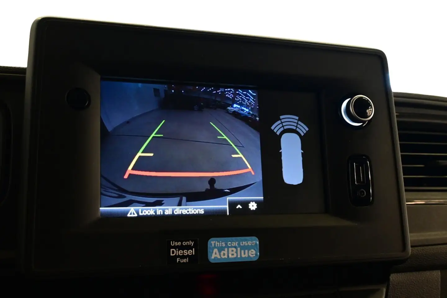 Car Image - 5V27YCCC7BDTdWcWprveON