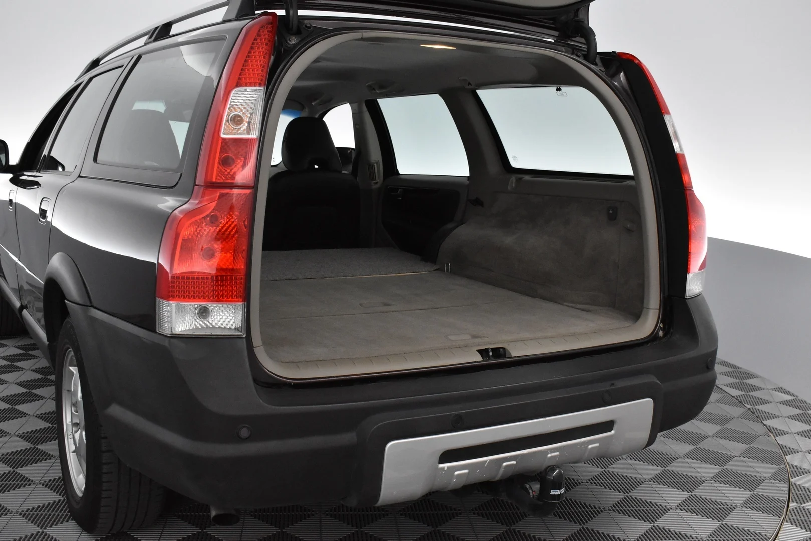 Car Image - 3R5YtsakmGYbUBLJLzfX53