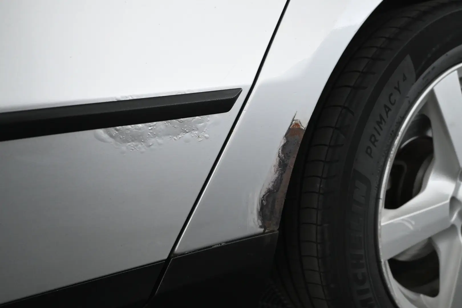 Car Image - yvekOTwZHCWzkVJs0PqxD