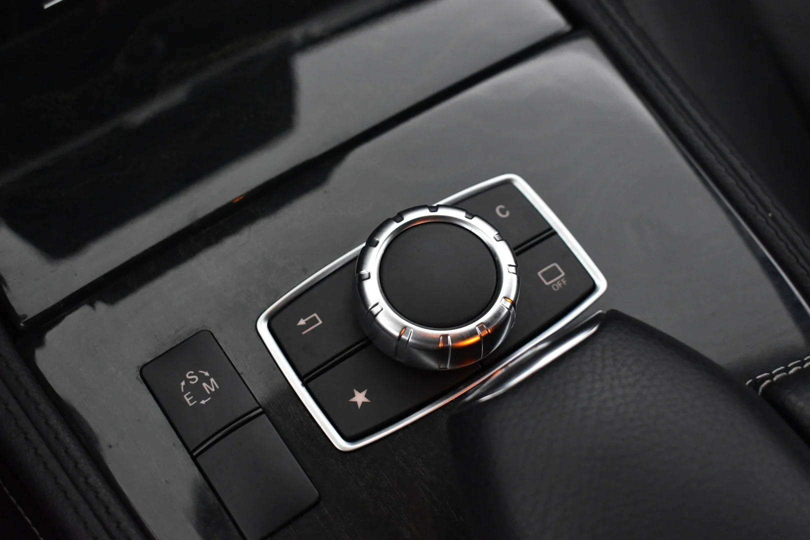 Car Image - mVR9odQt4c6ElLhBcWNBQ