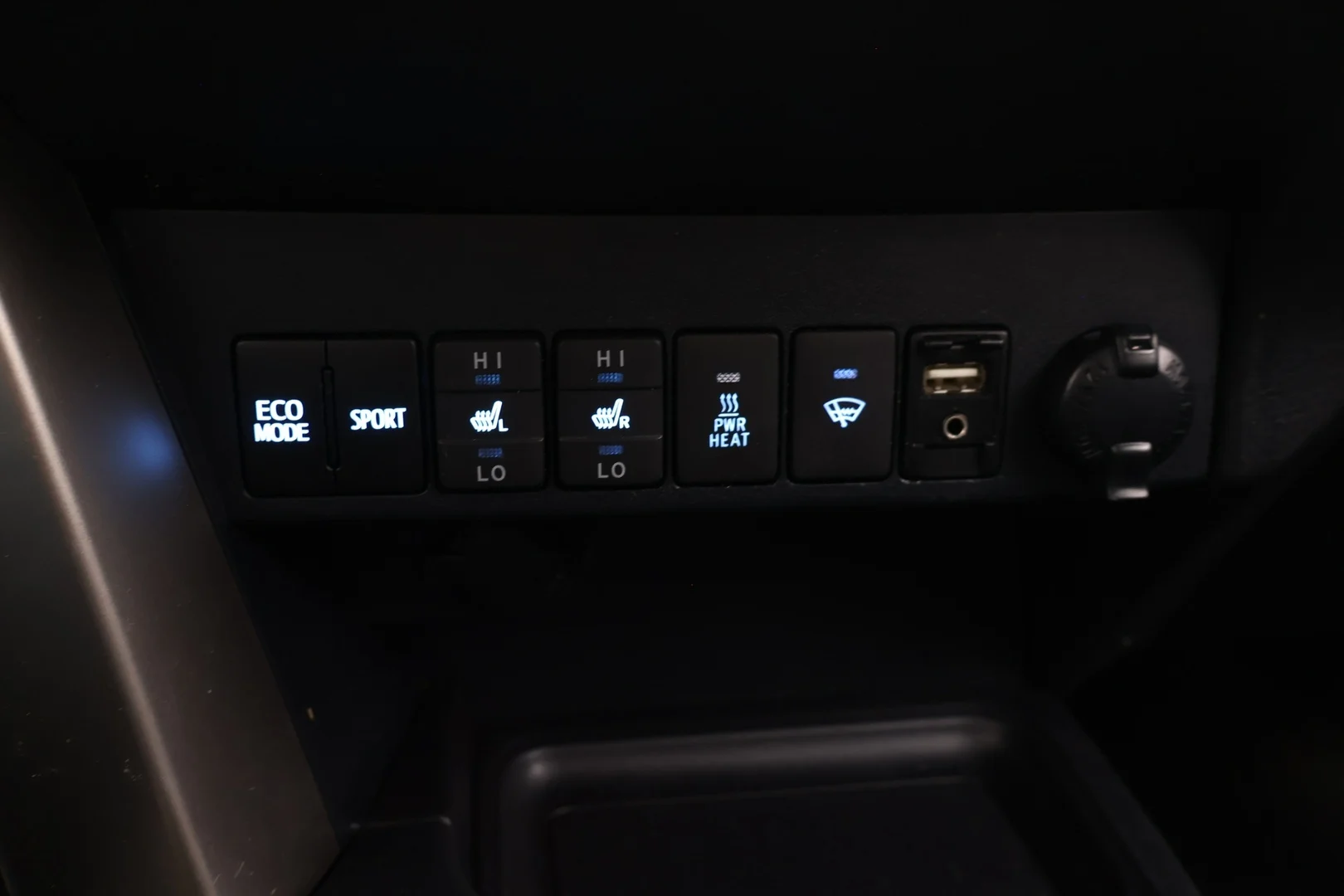 Car Image - 1QPI7xigjtwEAyxiBoWwW2