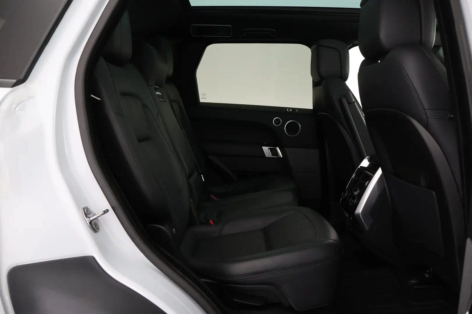 Car Image - 1fV3sgBhdwh82Hho9hR81m